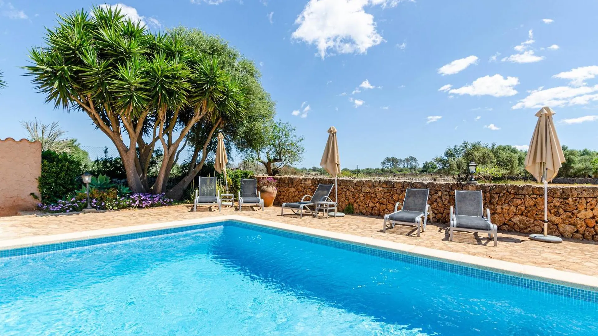 Yourhouse Agroturismo Can Porreti El Galliner Lloret de Vistalegre 0*,  Spain